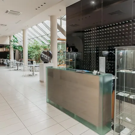 Ah Charlotte Center 科希策